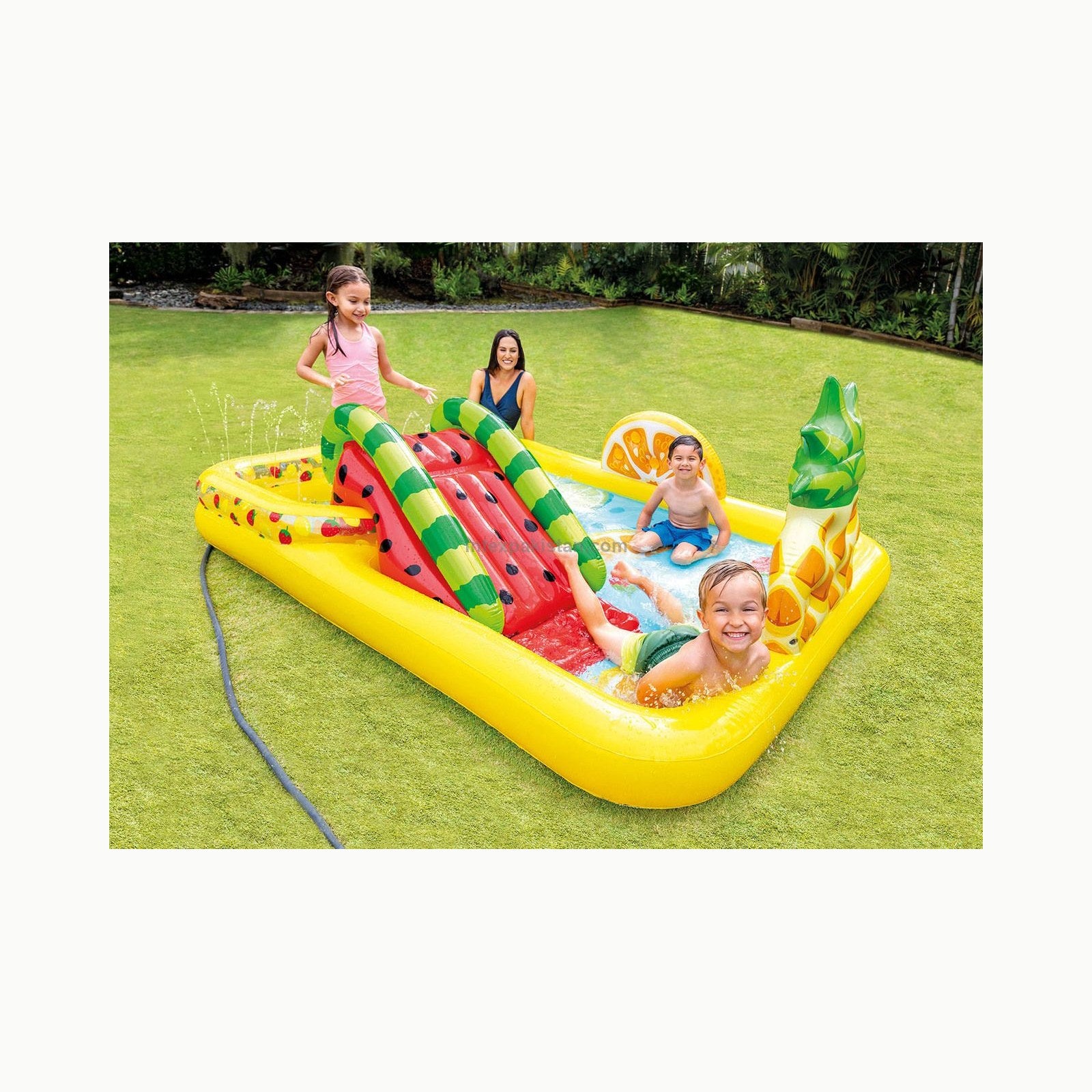 INTEX 57158 - Centro de juegos frutas con tobogán y pulverizador, Mult