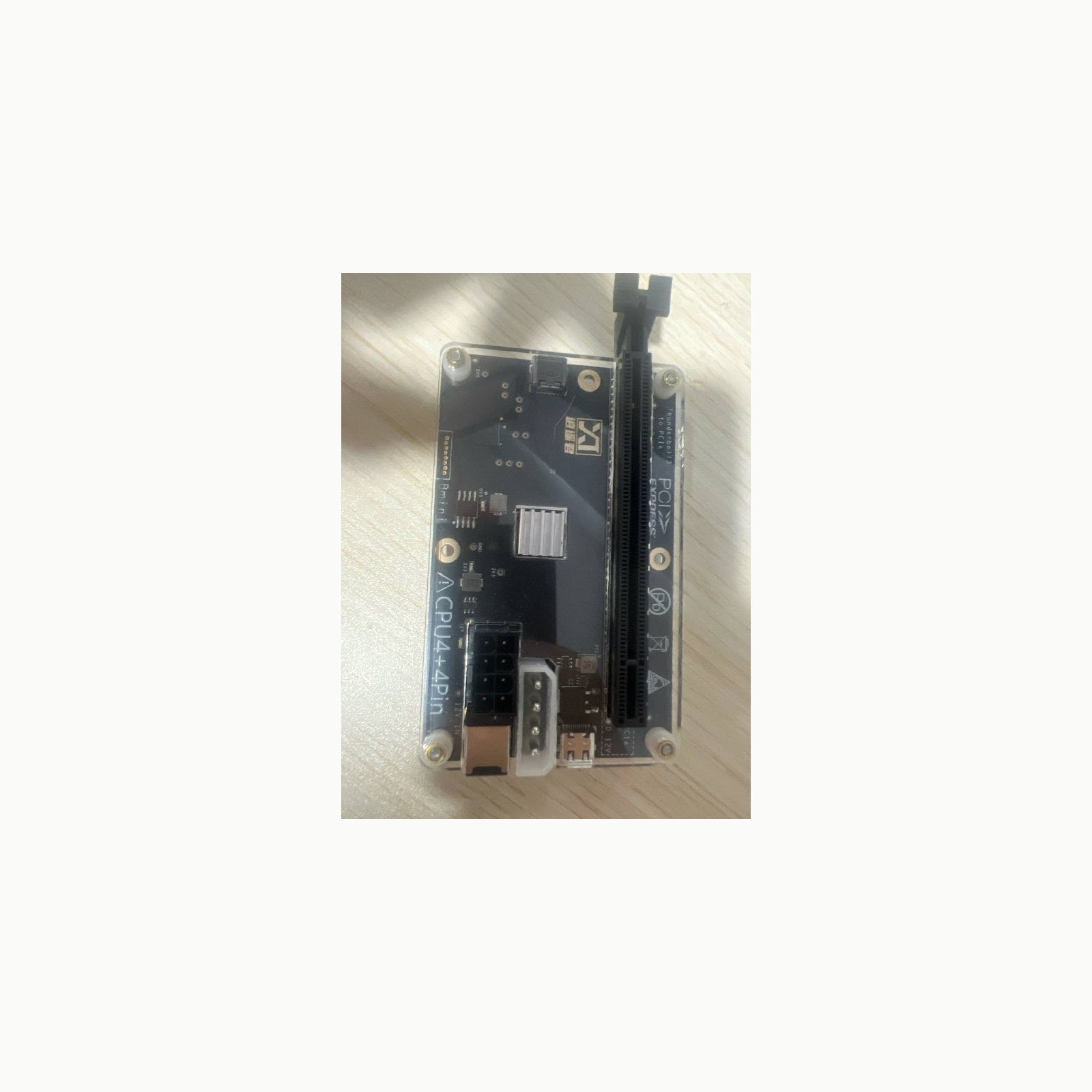 No content PCI Express Thunderbolt 3 to PCIe Adapter