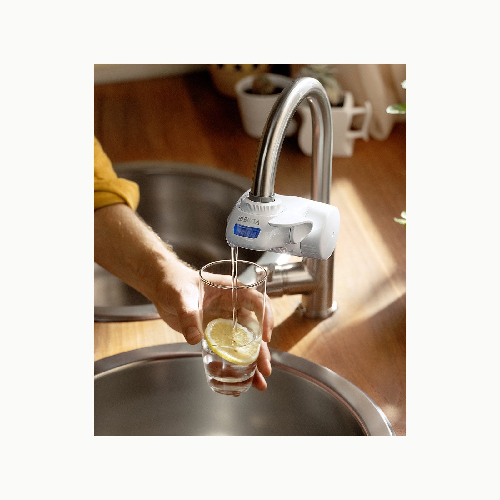 BRITA ON TAP V Sistema de filtro de agua, incluye 1 cartucho: agua sos
