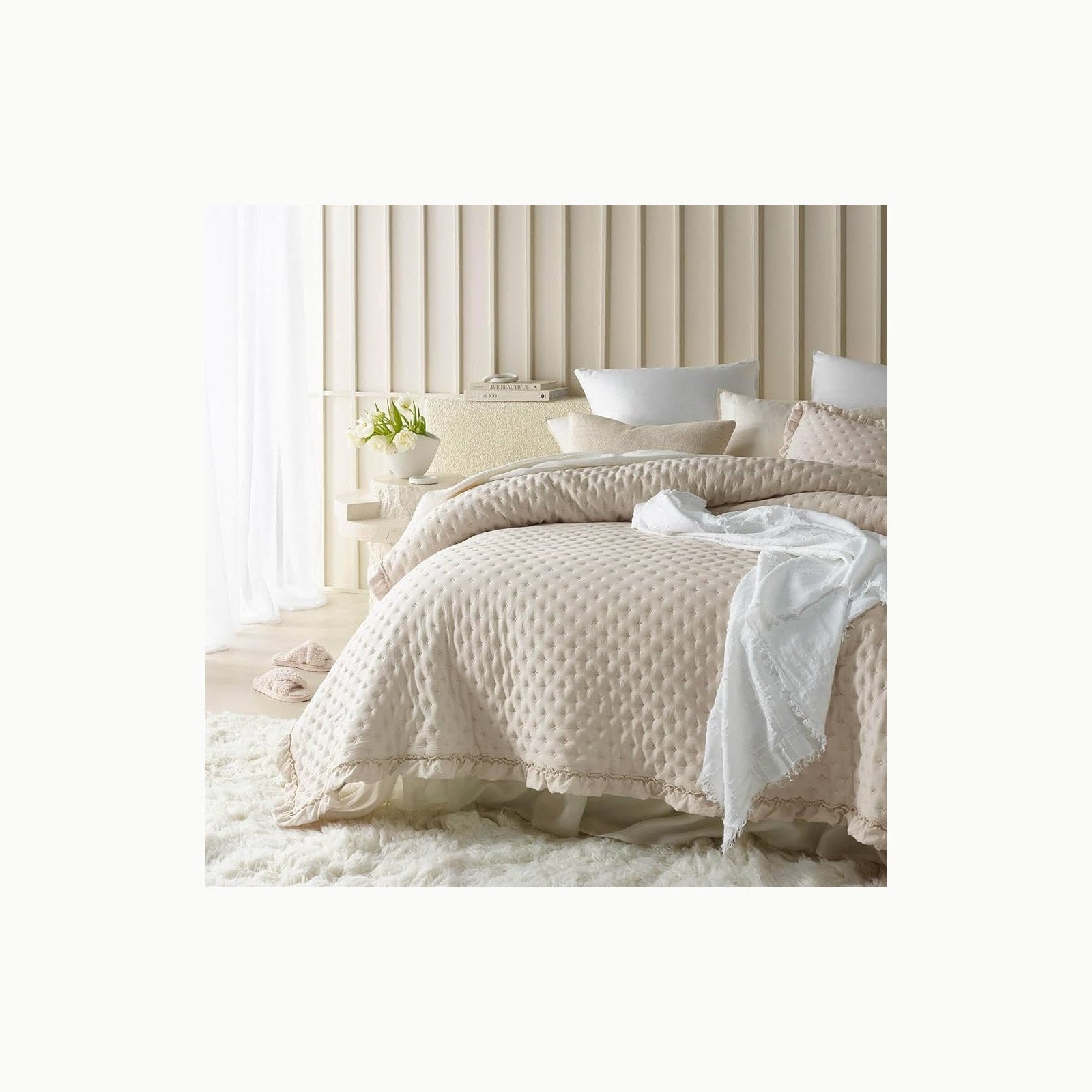 ROOM99 Molly Elegante Colcha en Beige 220 x 240 cm Manta versátil como